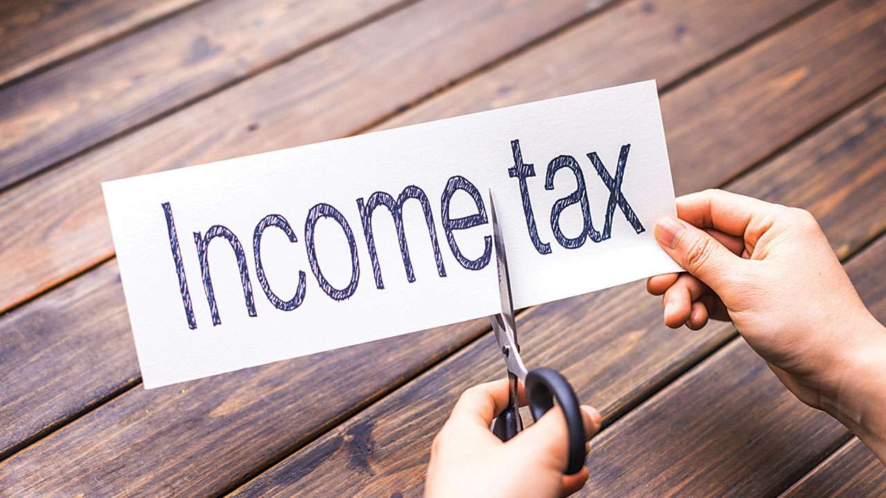 Read more about the article Tax-free income and allowances – How to reduce your tax receipts legally?